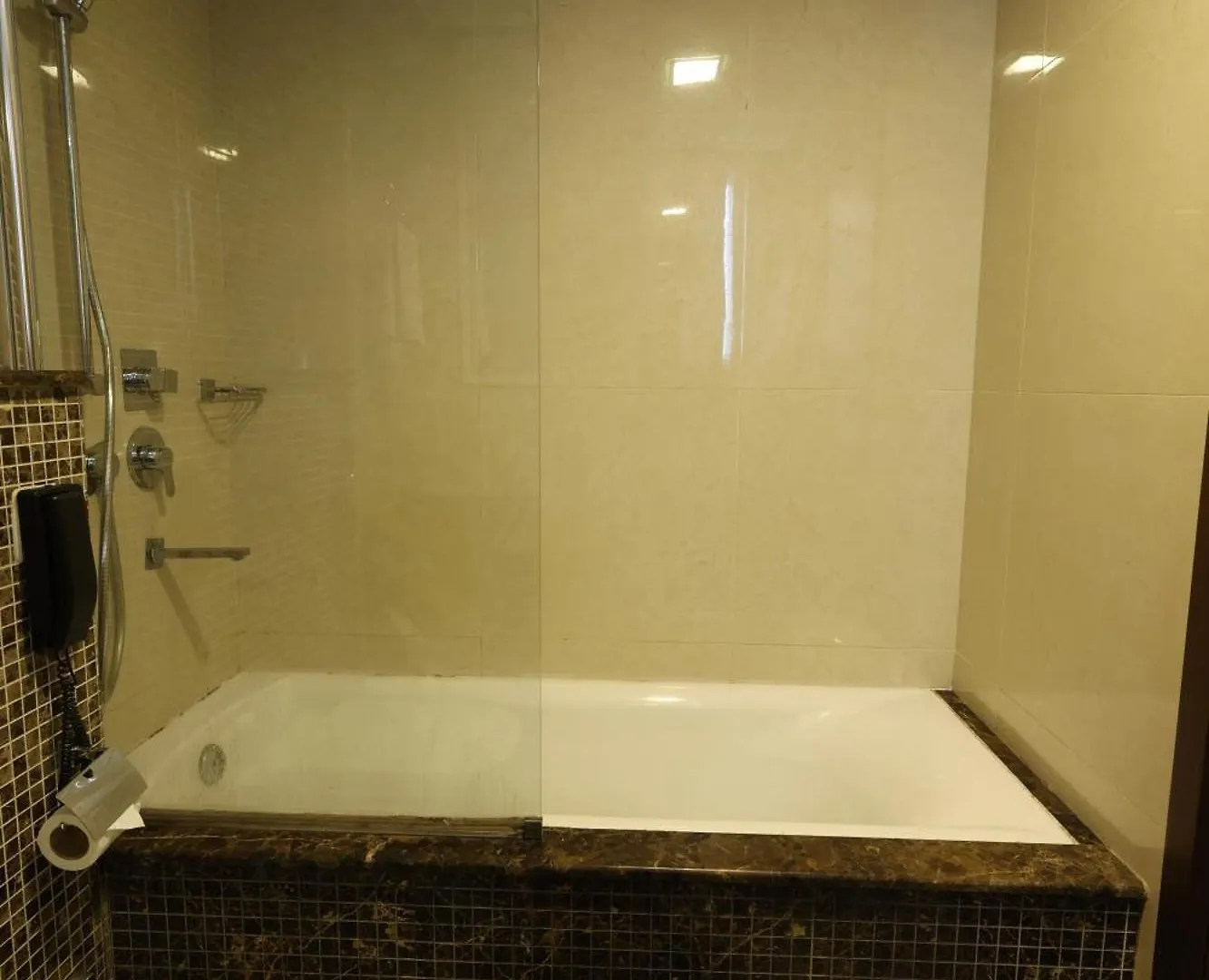 The Bristol Inn Hotel Dubaj